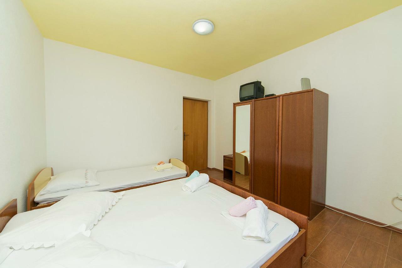 Apartmani Jurica I Ankica Brela Luaran gambar